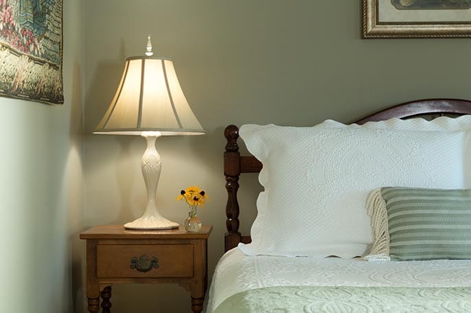 Bed and Breakfast in New Hampshire, comfortable room with queen bed